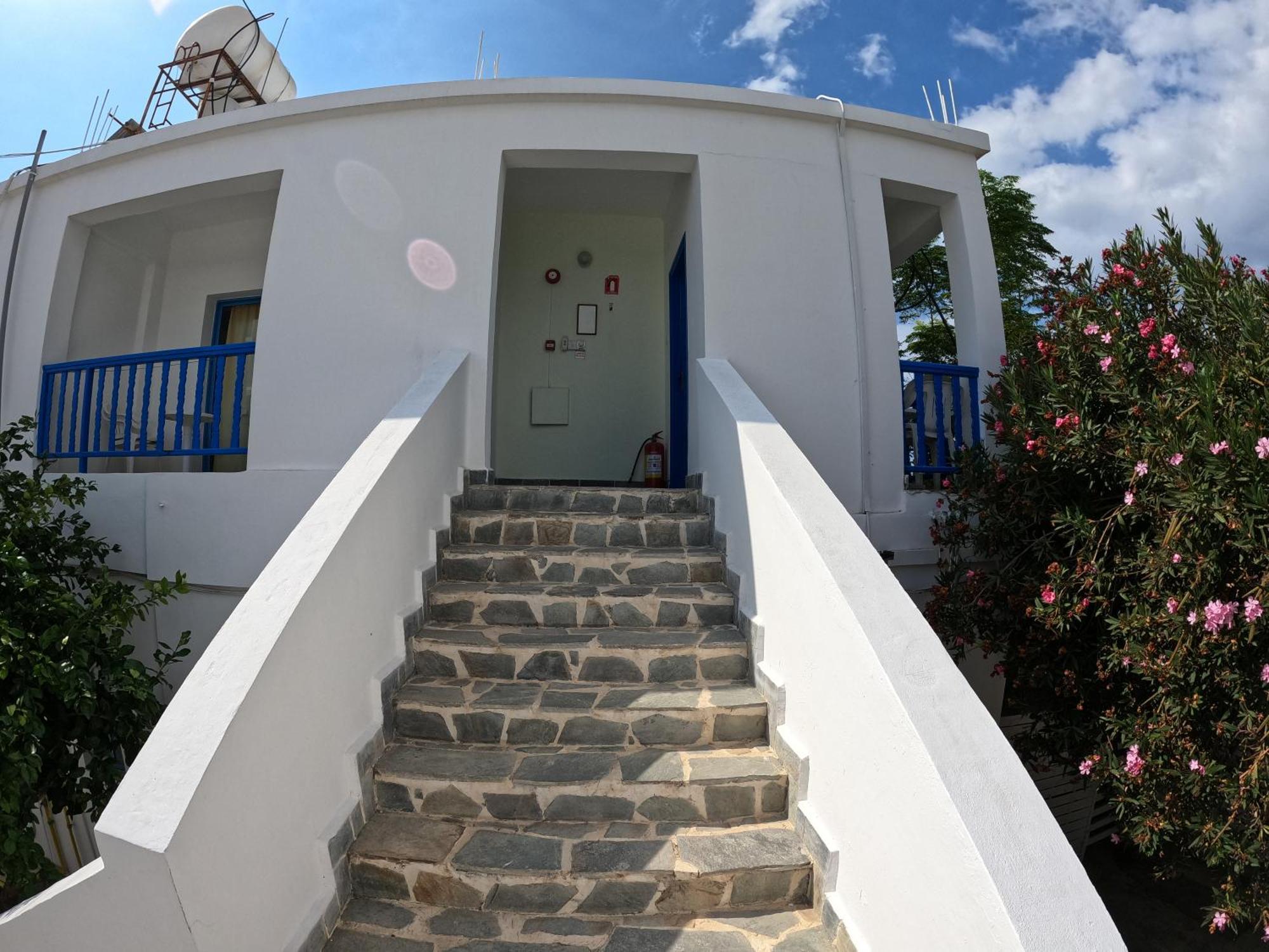 Island Budget Apartments Pafos Zewnętrze zdjęcie