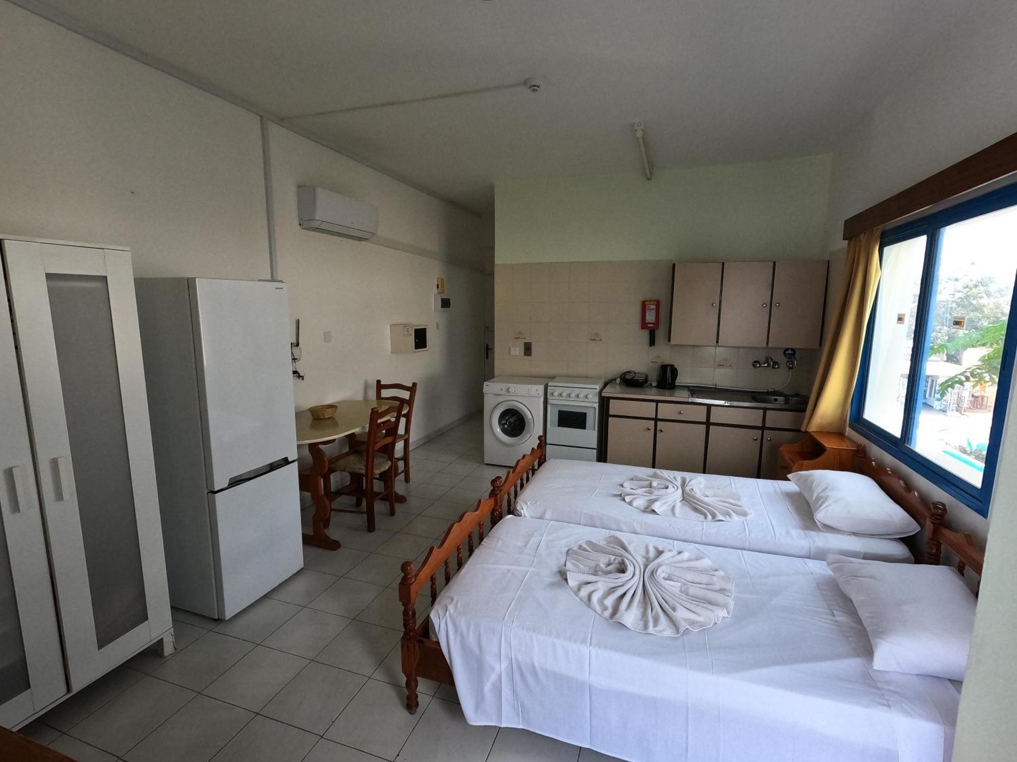 Island Budget Apartments Pafos Zewnętrze zdjęcie