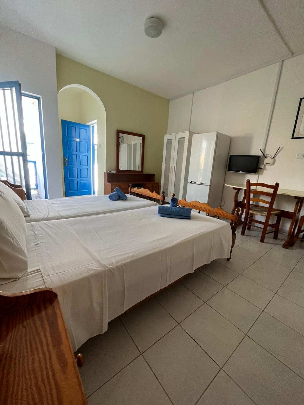 Island Budget Apartments Pafos Zewnętrze zdjęcie