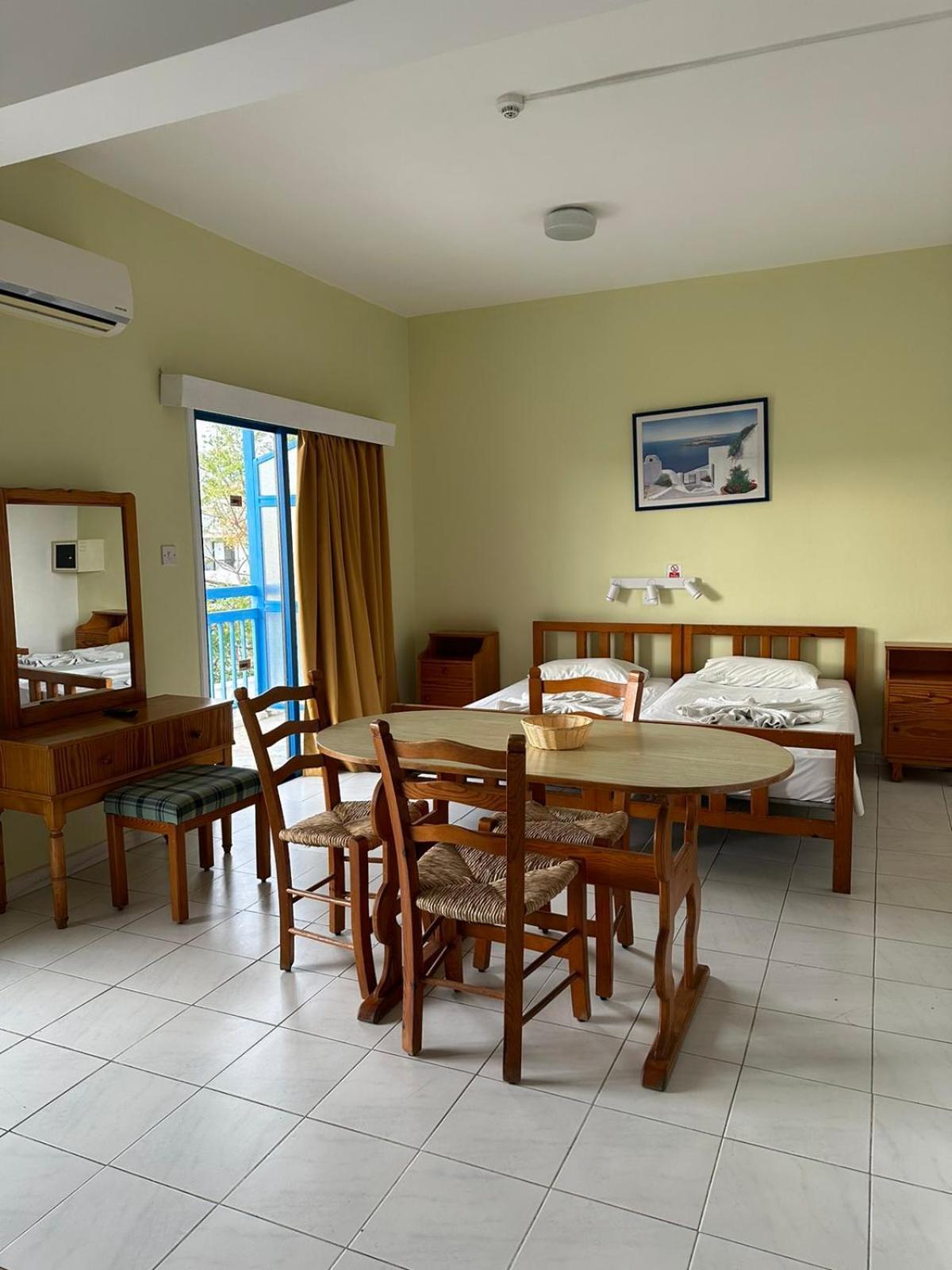 Island Budget Apartments Pafos Zewnętrze zdjęcie